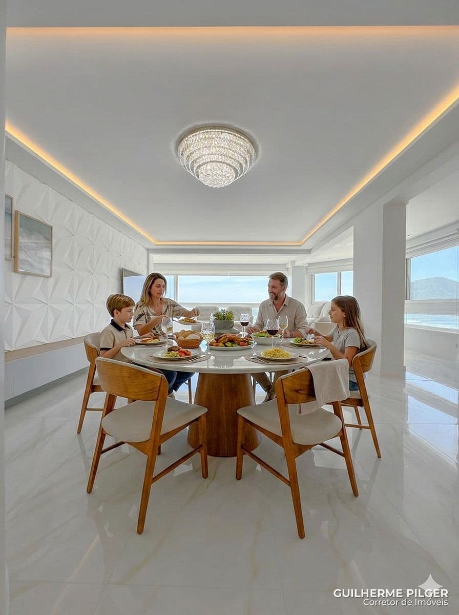 Apartamento no Edifício Theiss Heens em Balneário Camboriú — foto 1