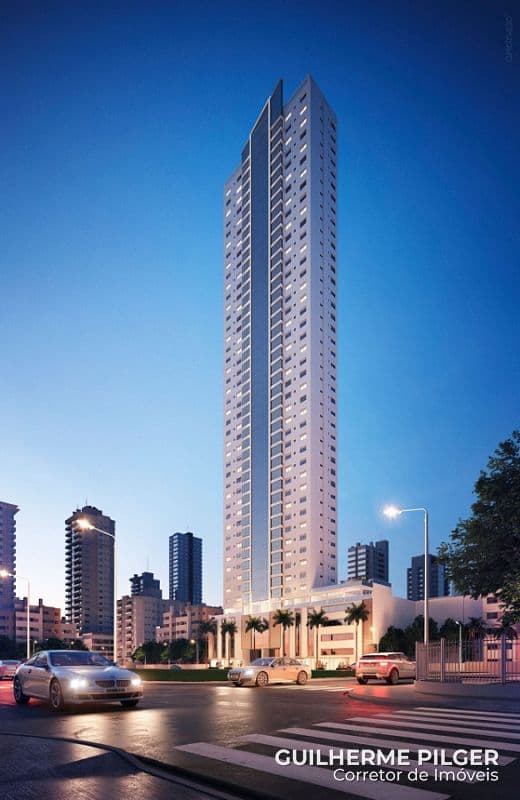 Apartamento no Ed. Royal Tower em Balneário Camboriú — foto 1