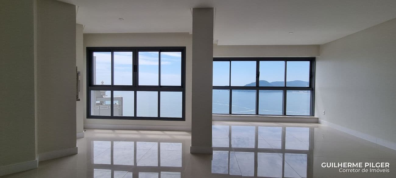 Apartamento no Edifício New York Apartments em Balneário Camboriú — foto 1