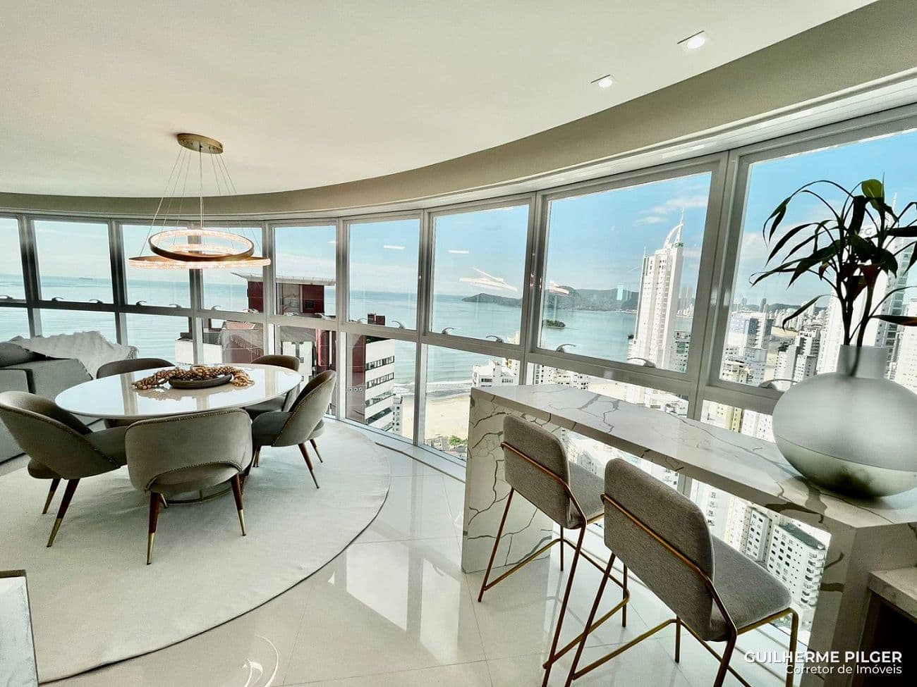 Apartamento no Ed. Olympo Tower em Balneário Camboriú — foto 1