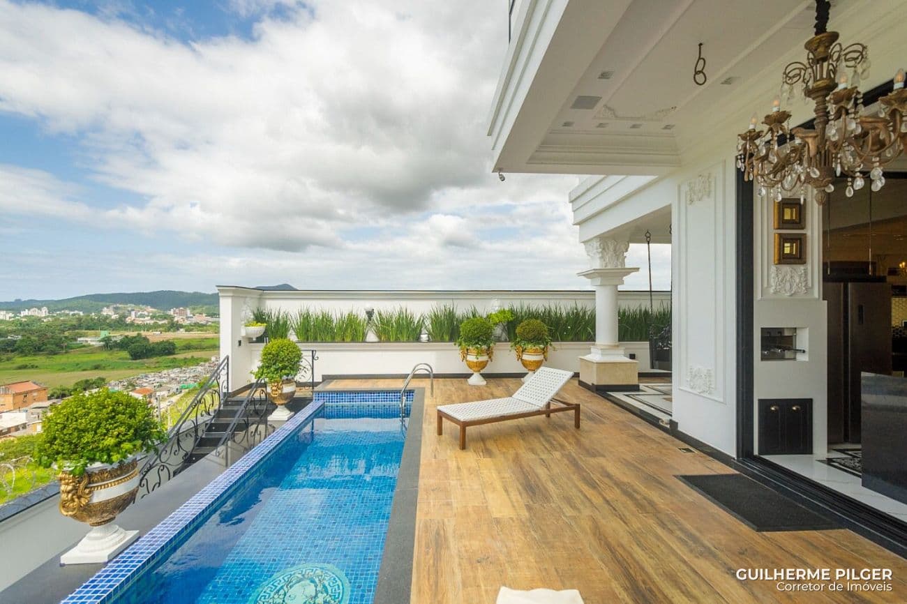 Casa no Condomínio Mirante Camboriú em Camboriú — foto 1