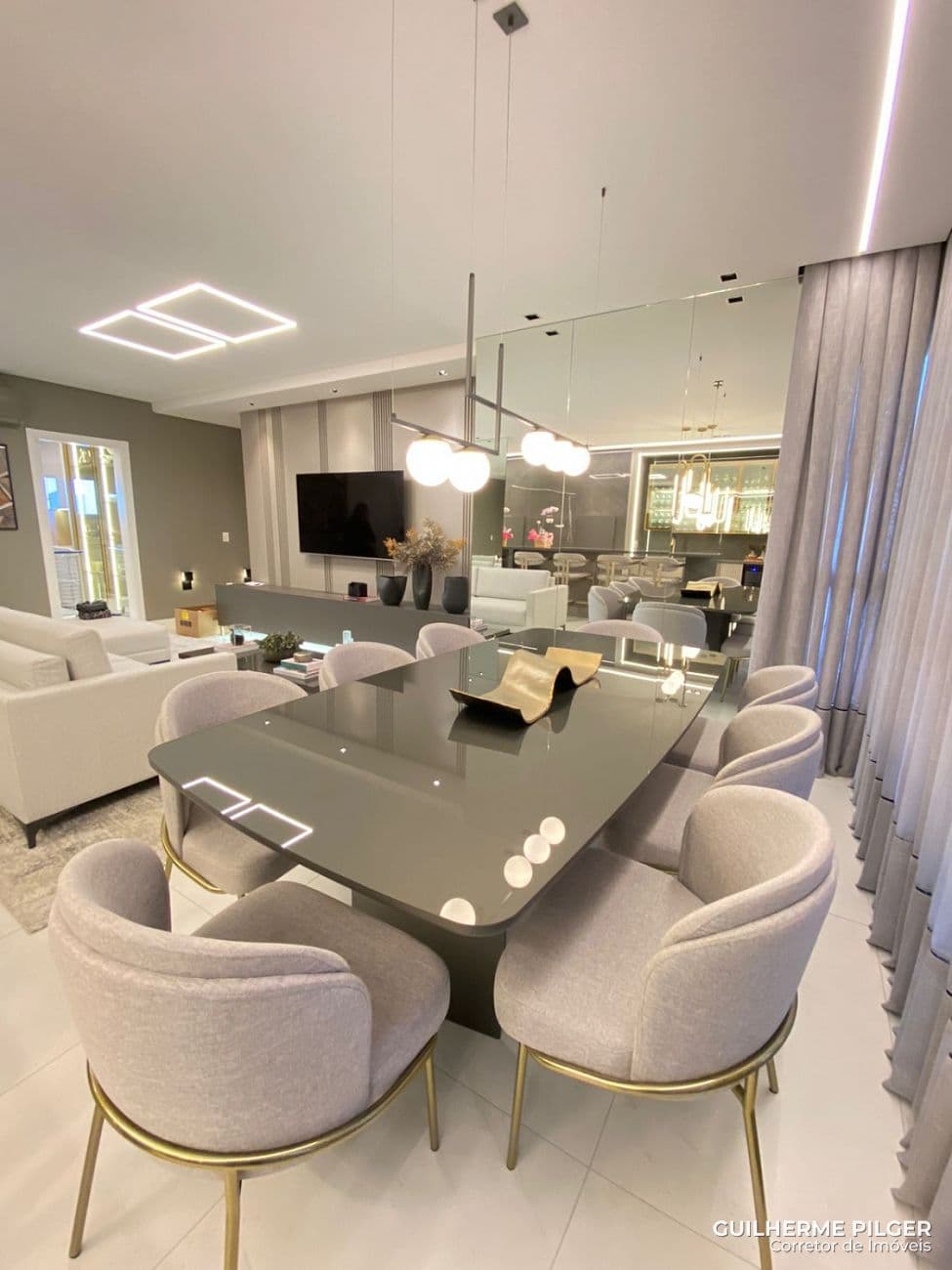 Apartamento no Ed. Royal Tower em Balneário Camboriú — foto 1