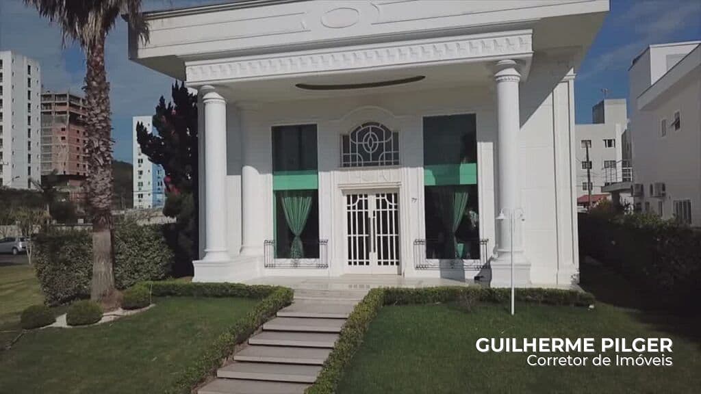 Linda Casa Mobiliada Condomínio Horizontal Praia Brava — foto 1