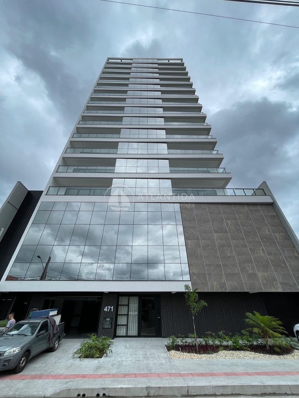 Apartamento 03 dormitórios - Centro - Camboriú — foto 1