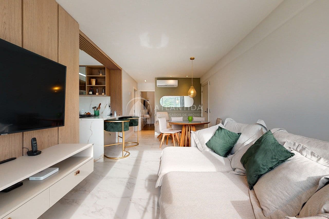 Apartamento com 2 suítes na Praia Brava — foto 1