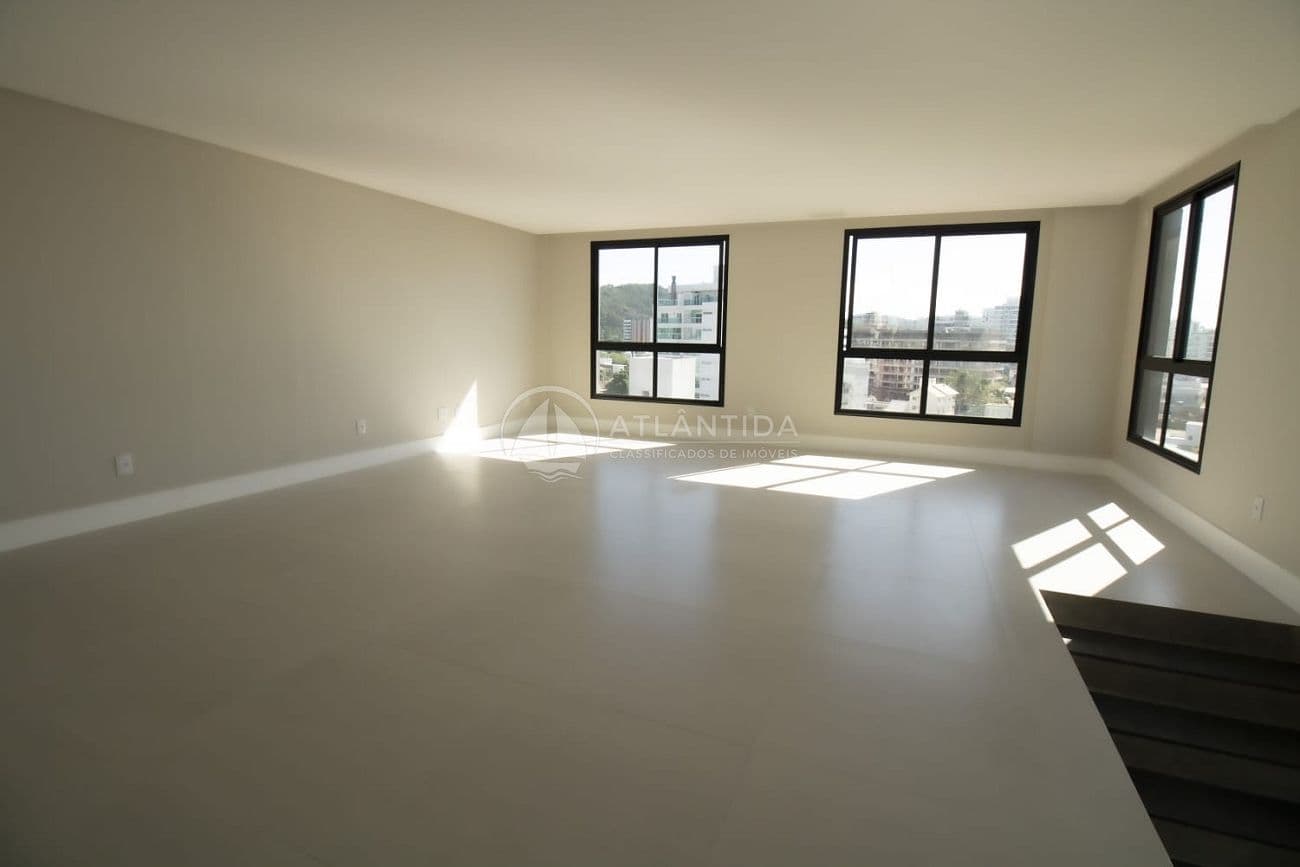 Apartamento Duplex 3 suítes na Praia Brava — foto 1