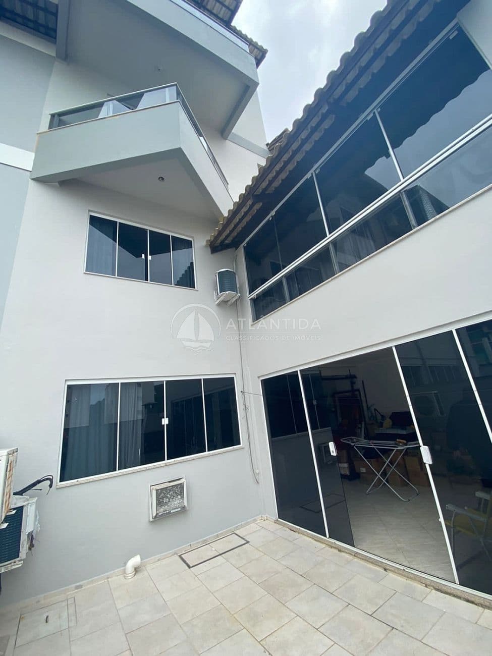 Sobrado com 5 dormitórios em Balneário Camboriu — foto 1