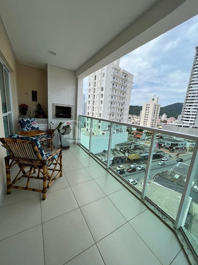 Apartamento com 3 dormitórios com churrasqueira — foto 1