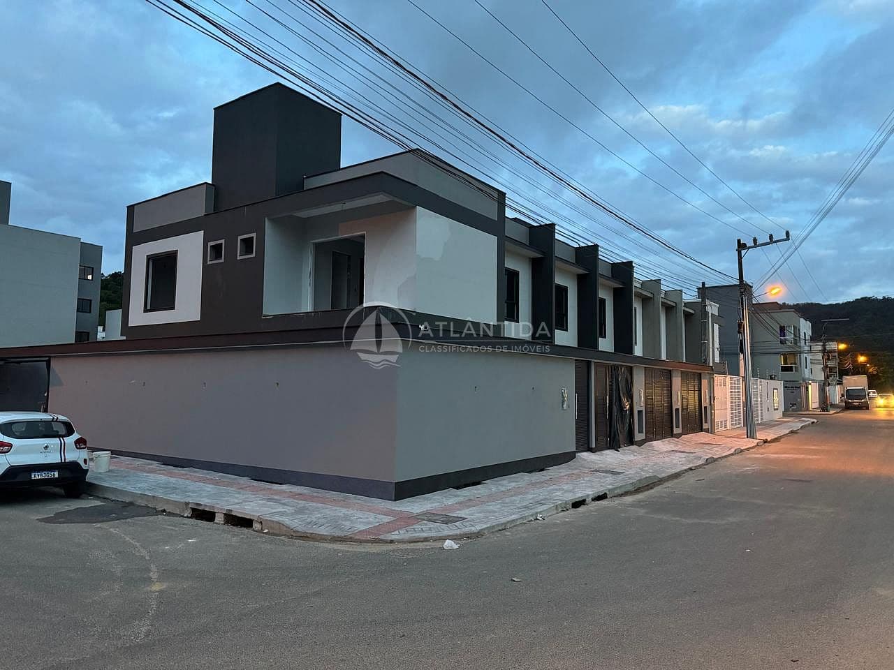 Sobrados 2 suítes - Rio Pequeno - Camboriú — foto 1