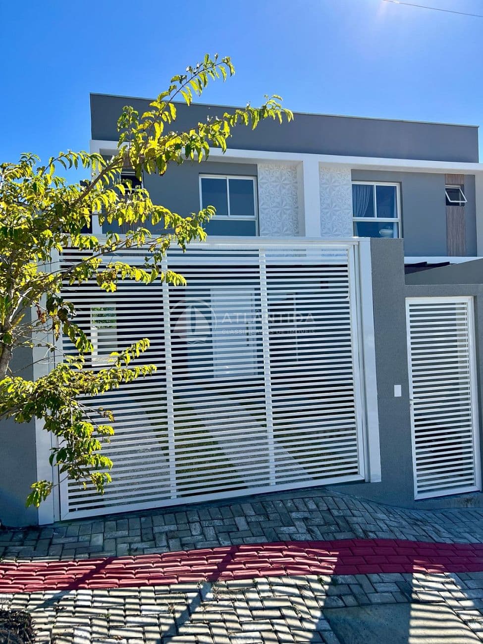 Sobrado 3 dormitórios - Espinheiros - Itajaí — foto 1