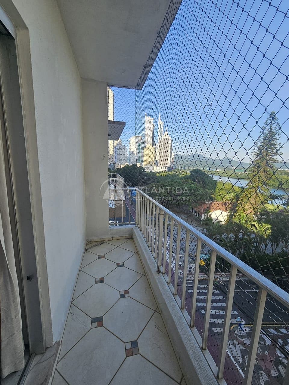 Apartamento 2 dormitórios + dependência — foto 1