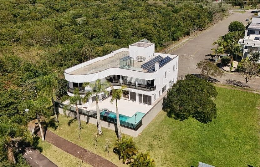 Casa Tríplex com 4 suítes - Jurerê Internacional - Florianópolis — foto 1