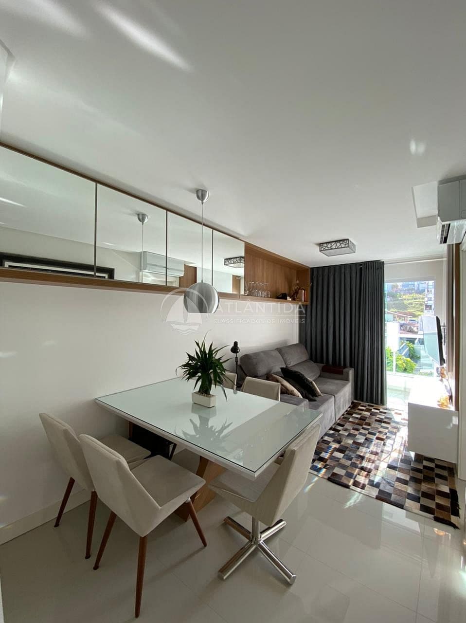 Apartamento 1 dorm. com sacada com churrasqueira — foto 1