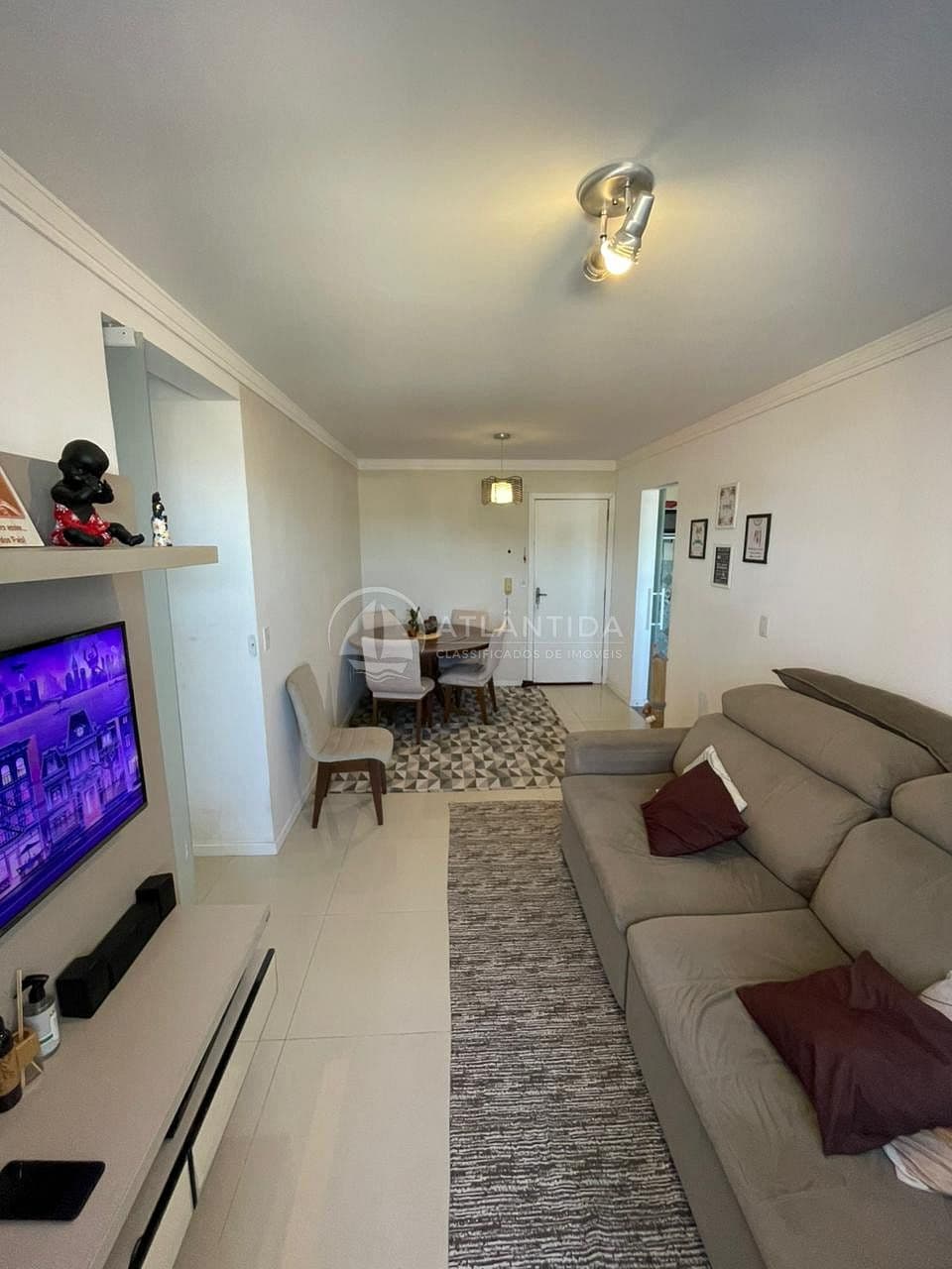 Apartamento semimobiliado 3 dormitórios - Cedro - Camboriú — foto 1