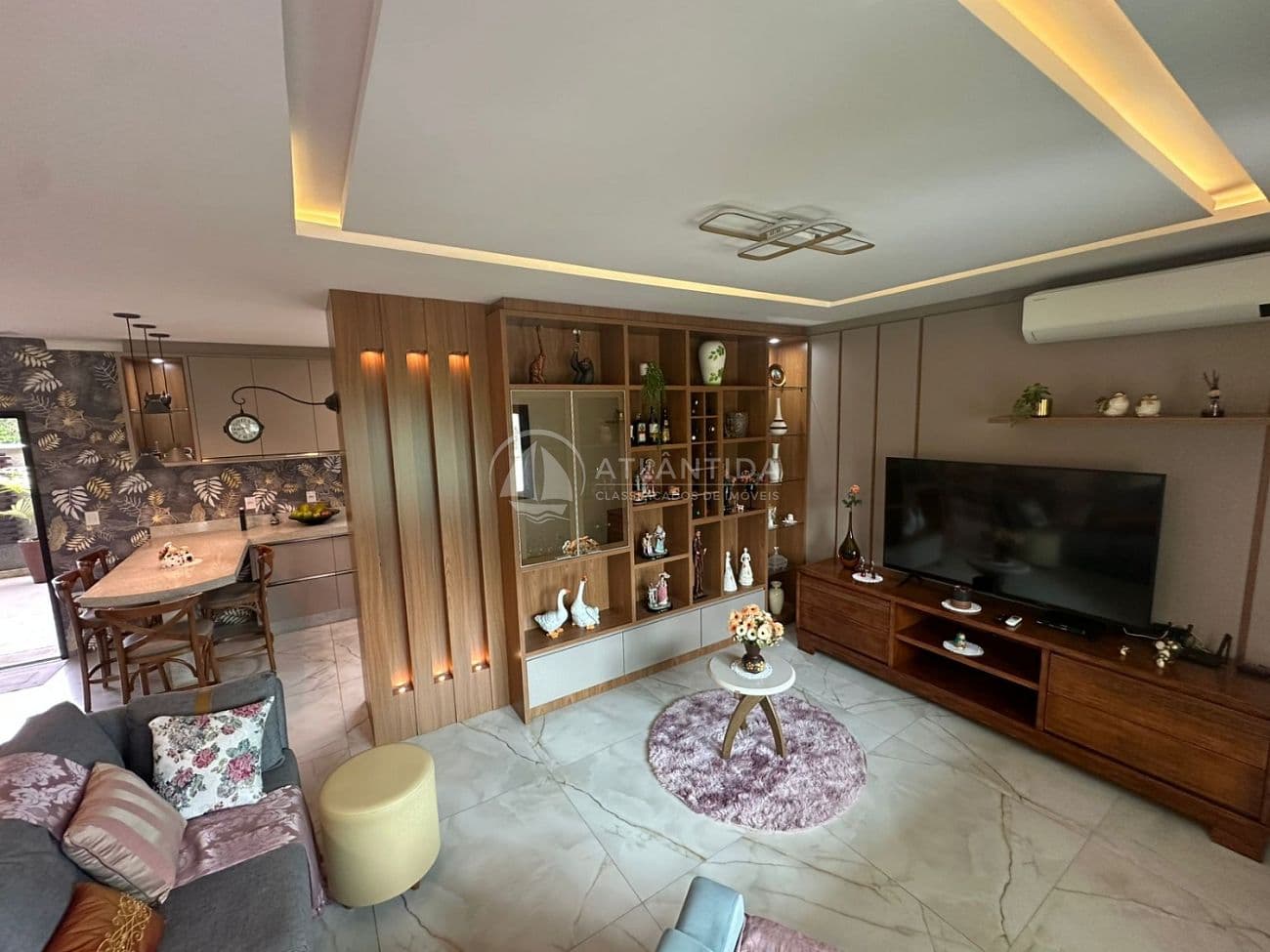 Casa com 3 dormitórios em Picarras — foto 1