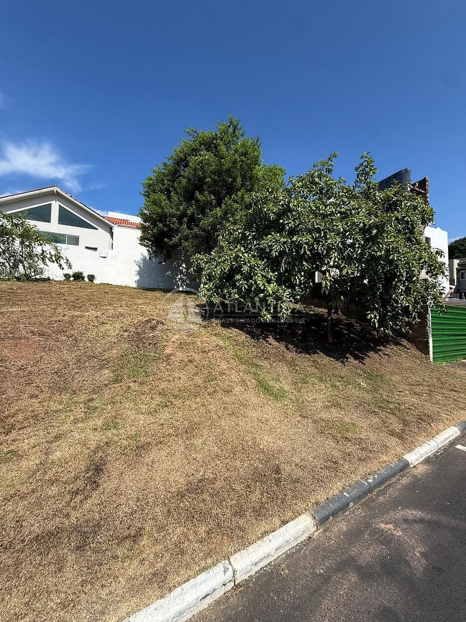 Terreno em Condomínio Fechado — foto 1