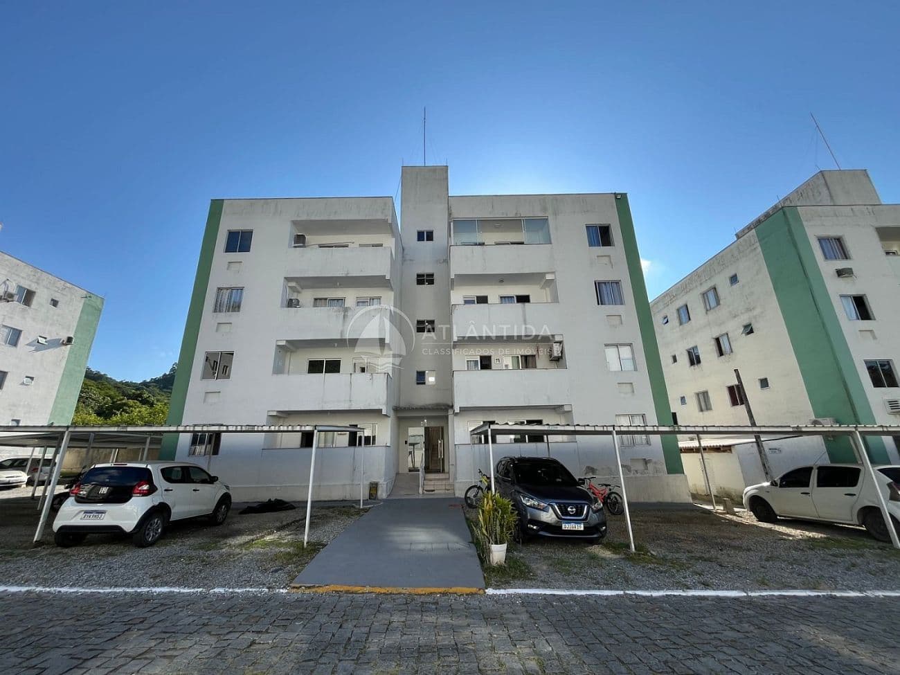 Apartamento de 2 dormitórios em Camboriú — foto 1