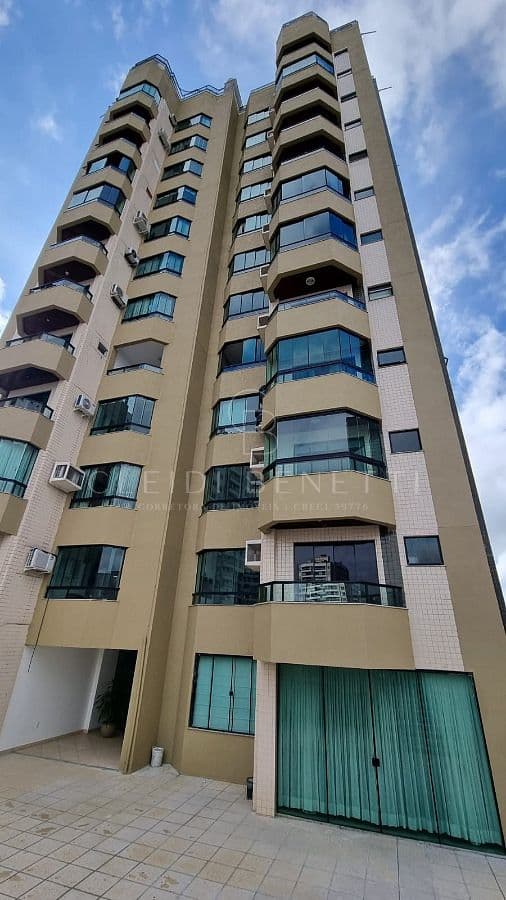Cobertura Duplex com 3 suítes no Centro de ITAJAÍ — foto 1