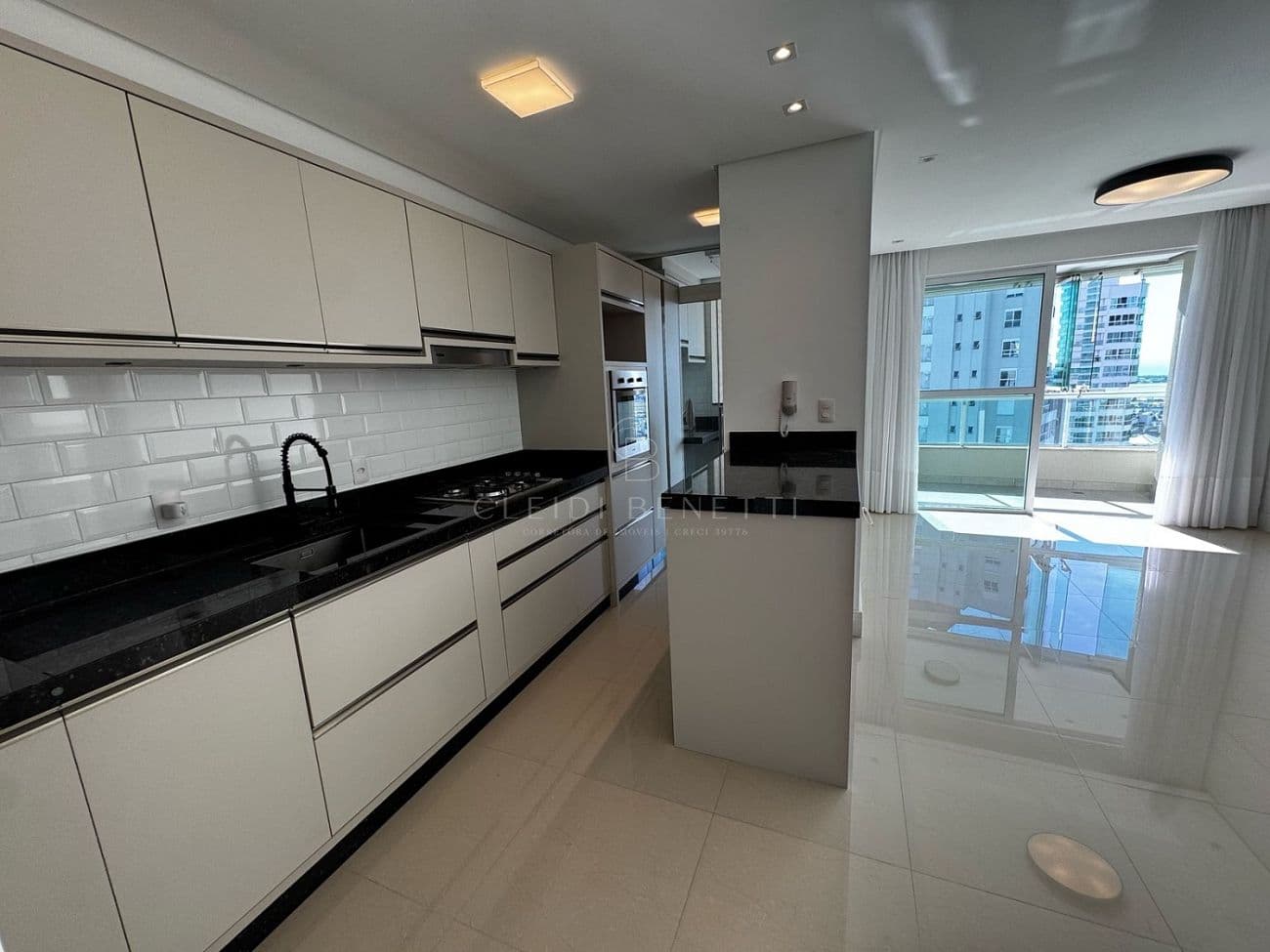 Apartamento 3 dormitórios em Itajaí Centro/Fazenda — foto 1