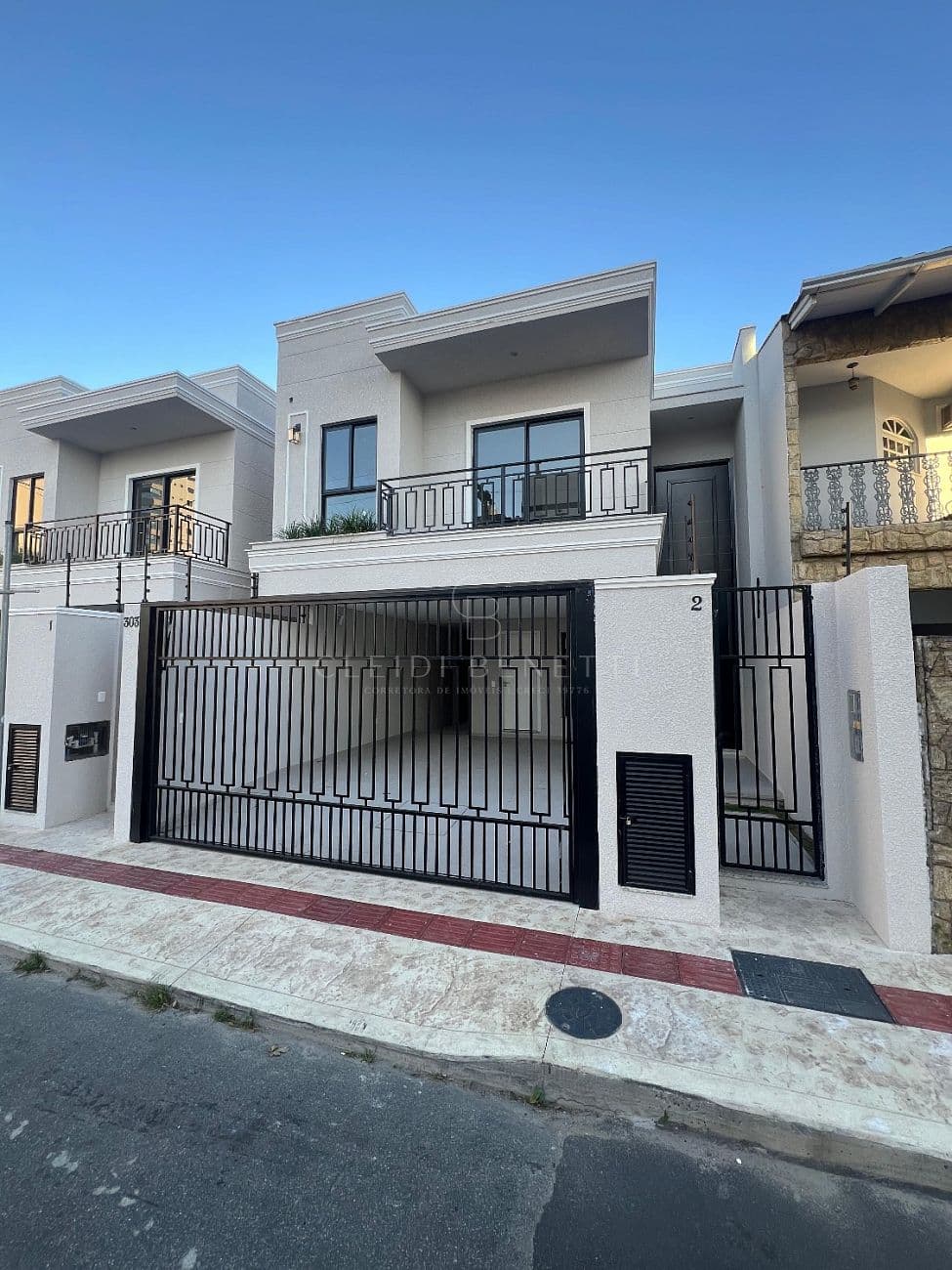 Sobrado a venda no centro Itajai — foto 1