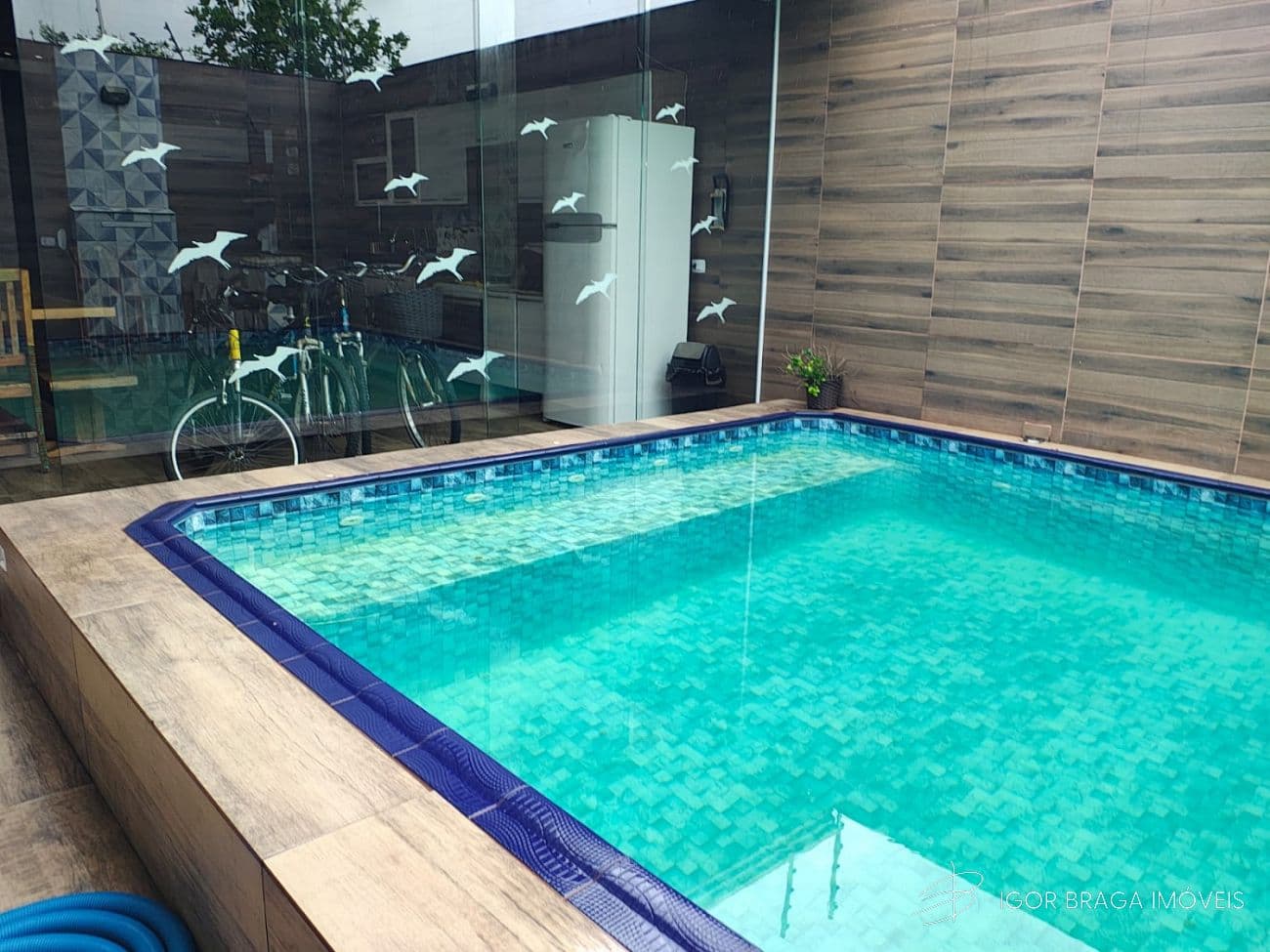 EXCELENTE CASA, AMPLA E COM ÁREA DE LAZER — foto 1