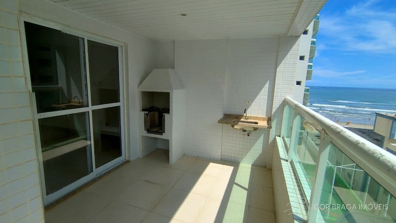 EXCELENTE APARTAMENTO, À 40M DO MAR E LAZER COMPLETO — foto 1