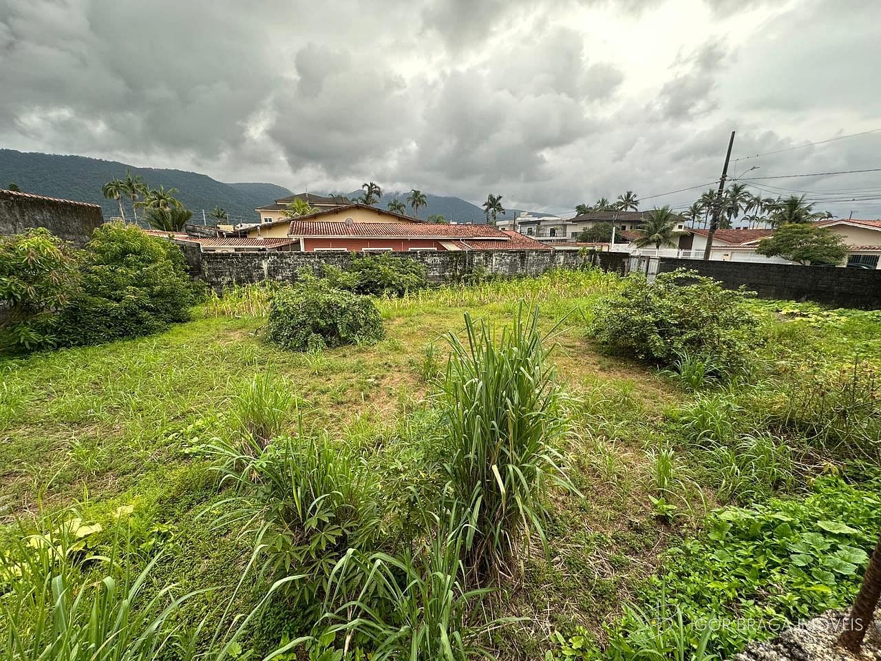 EXCELENTE TERRENO, AMPLO E BEM LOCALIZADO — foto 1