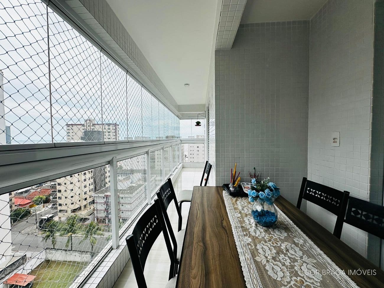 BELÍSSIMO APARTAMENTO, À 100m DO MAR E LAZER — foto 1