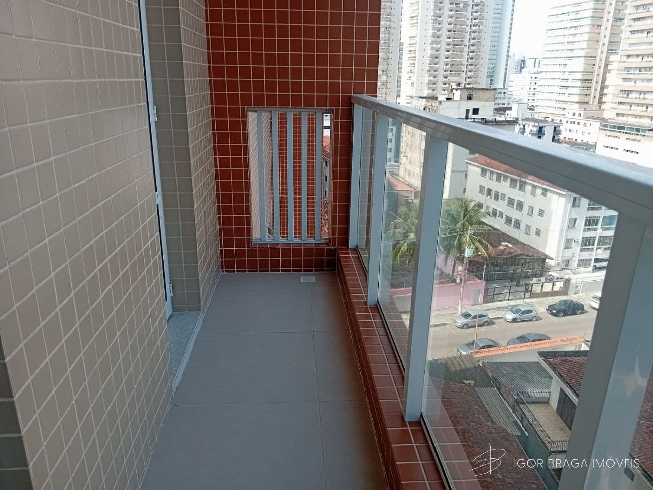 BELÍSSIMO APARTAMENTO, À 750m DO MAR E LAZER COMPLETO — foto 1