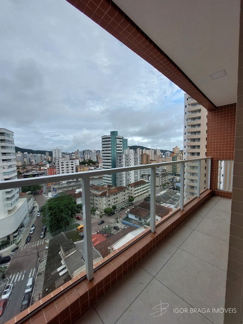 BELÍSSIMO APARTAMENTO, À 750m DO MAR E LAZER COMPLETO — foto 1