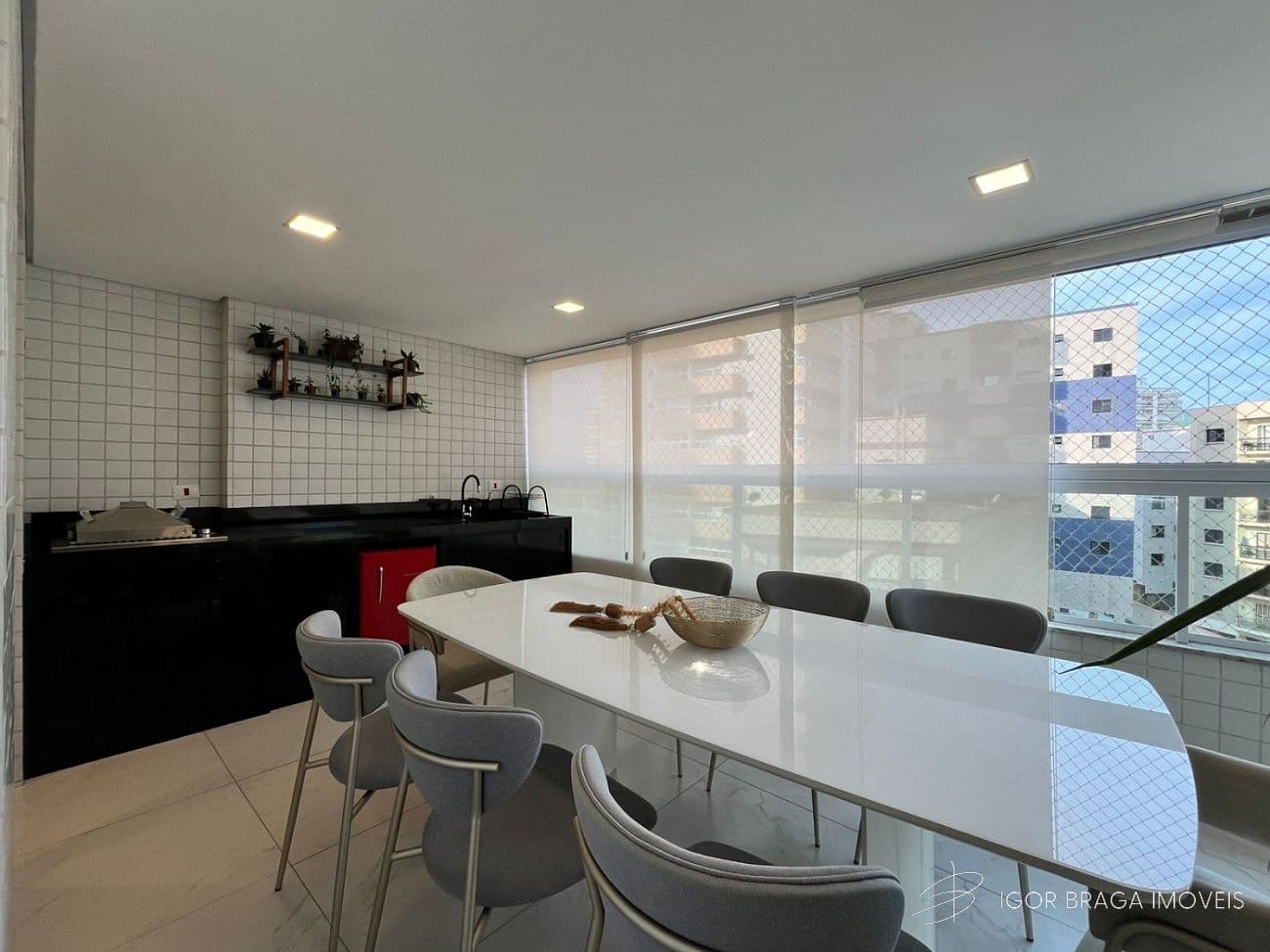 BELISSÍMO APARTAMENTO, FINO ACABAMENTO E LAZER COMPLETO — foto 1