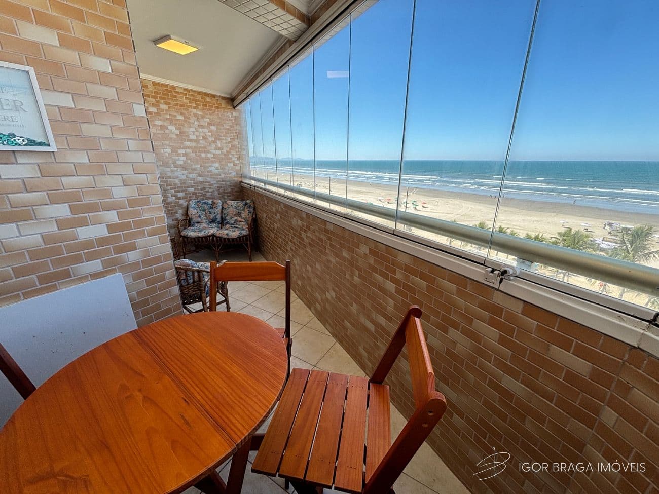 EXCELENTE APARTAMENTO, À 10M DO MAR E LAZER COMPLETO — foto 1