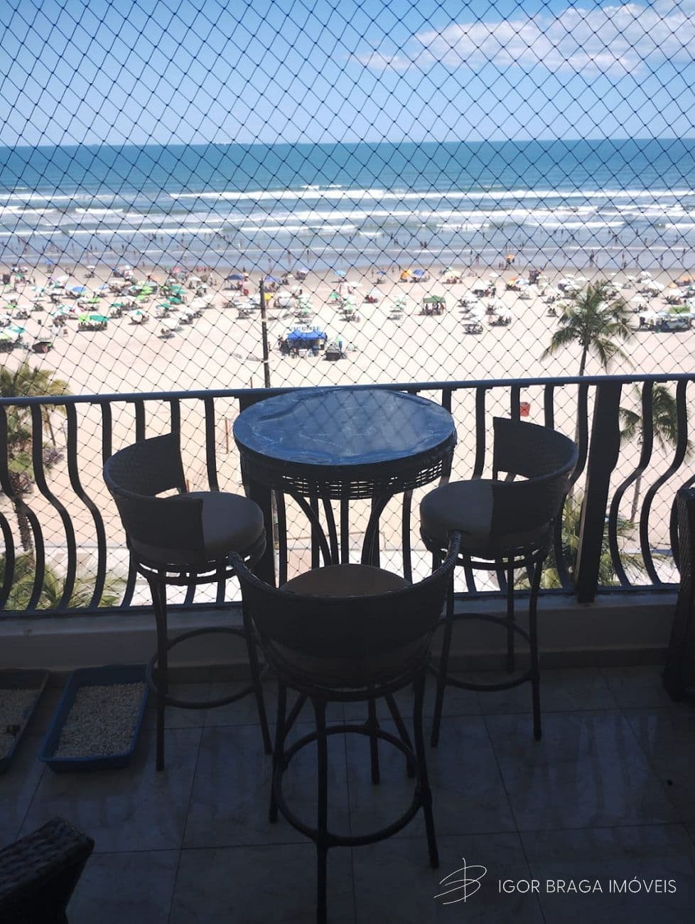 BELÍSSIMO APARTAMENTO, À 10M DO MAR E LAZER COMPLETO — foto 1