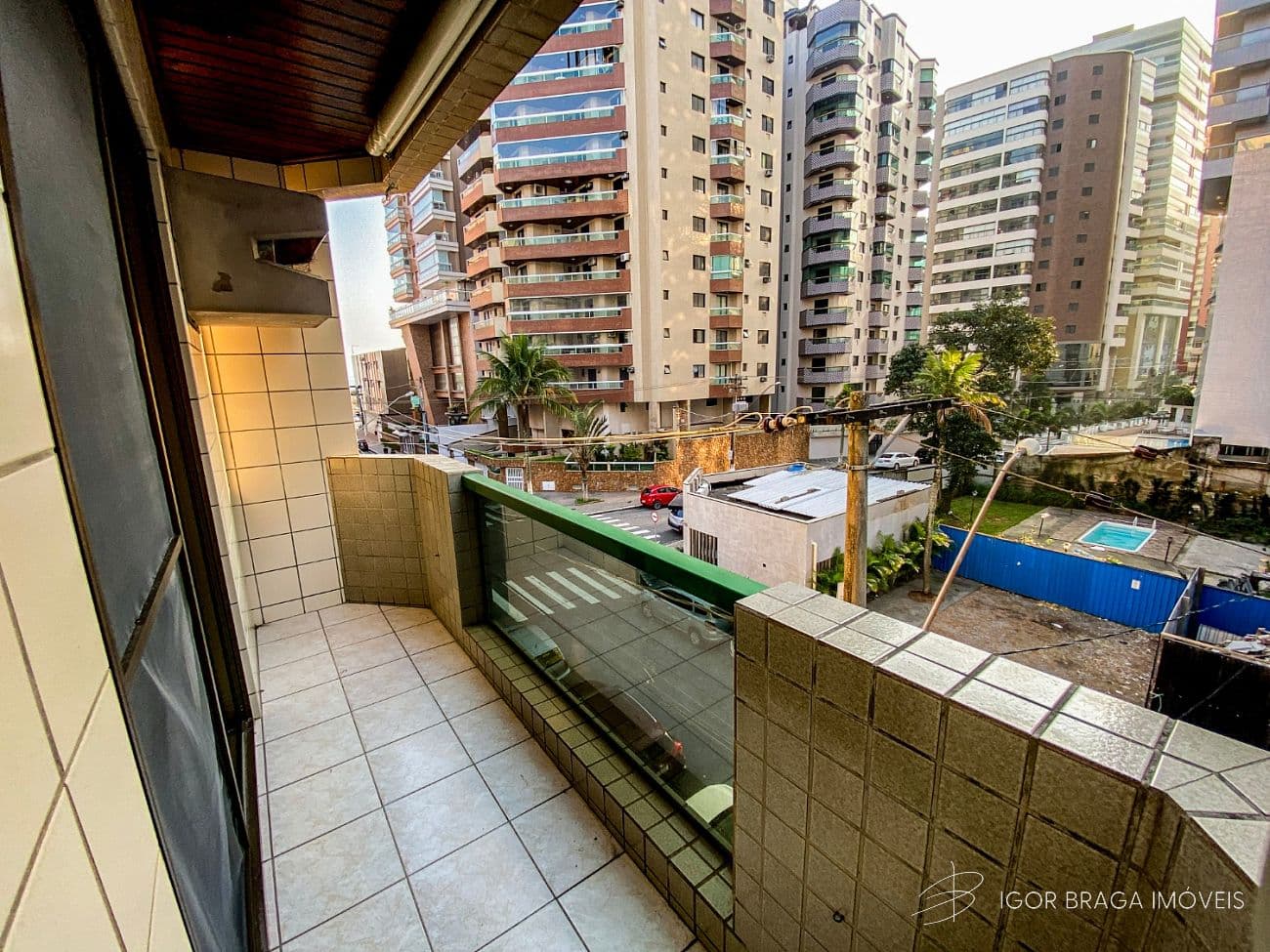 BELÍSSIMO APARTAMENTO, AMPLO, ACABAMENTO FINO E LAZER COMPLETO — foto 1