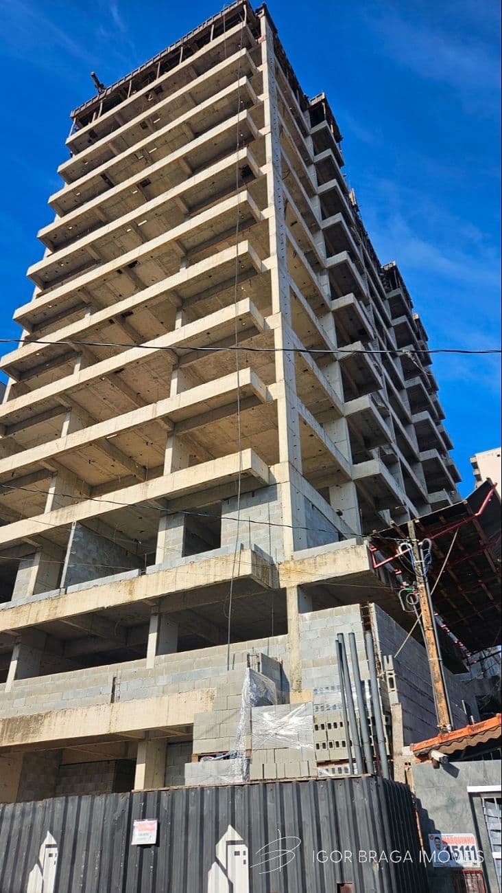 BELISSÍMO APARTAMENTO, À 50M DO MAR E LAZER COMPLETO — foto 1