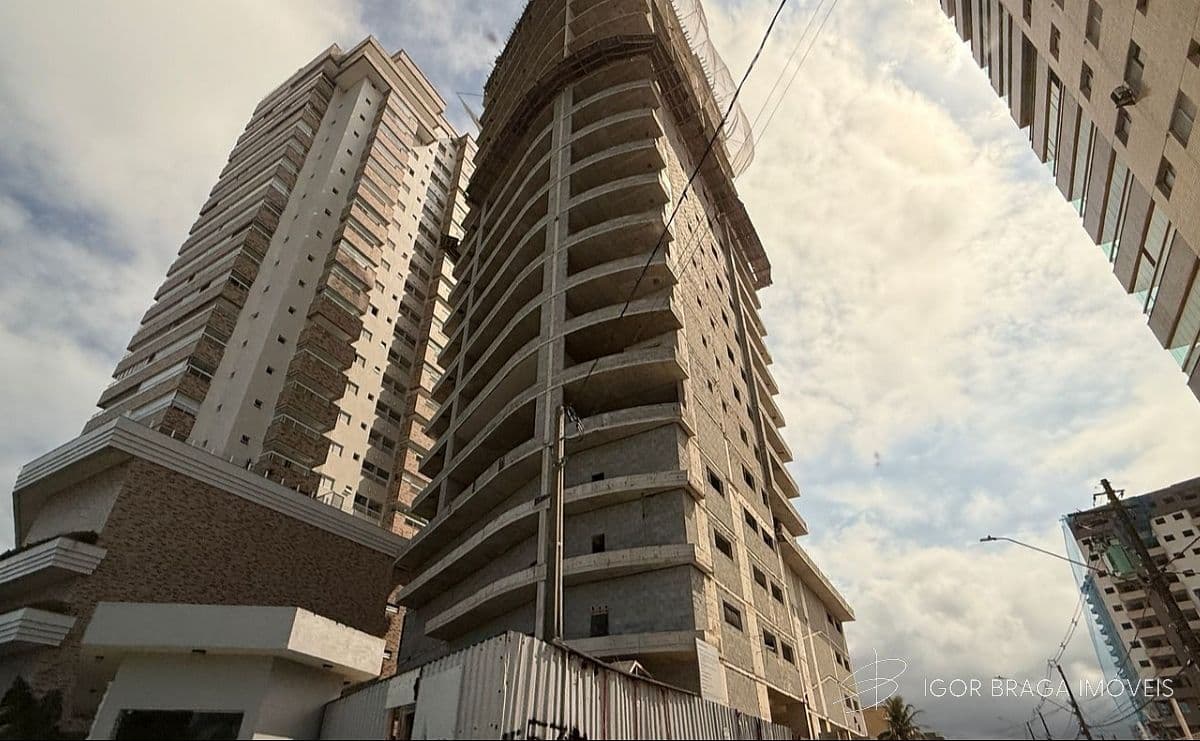 BELISSÍMO APARTAMENTO, À 10M DO MAR E LAZER COMPLETO — foto 1