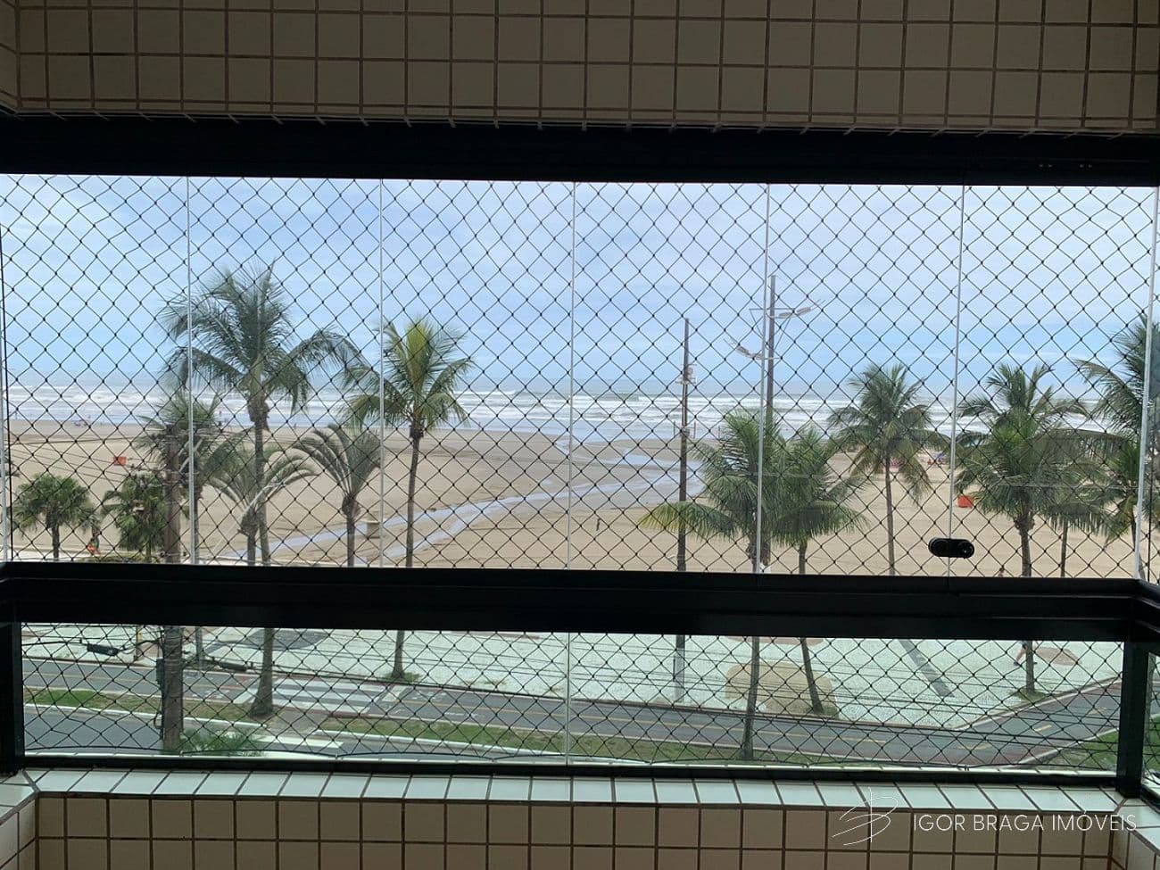 EXCELENTE APARTAMENTO AMPLO E ÓTIMA LOCALIZAÇÃO — foto 1