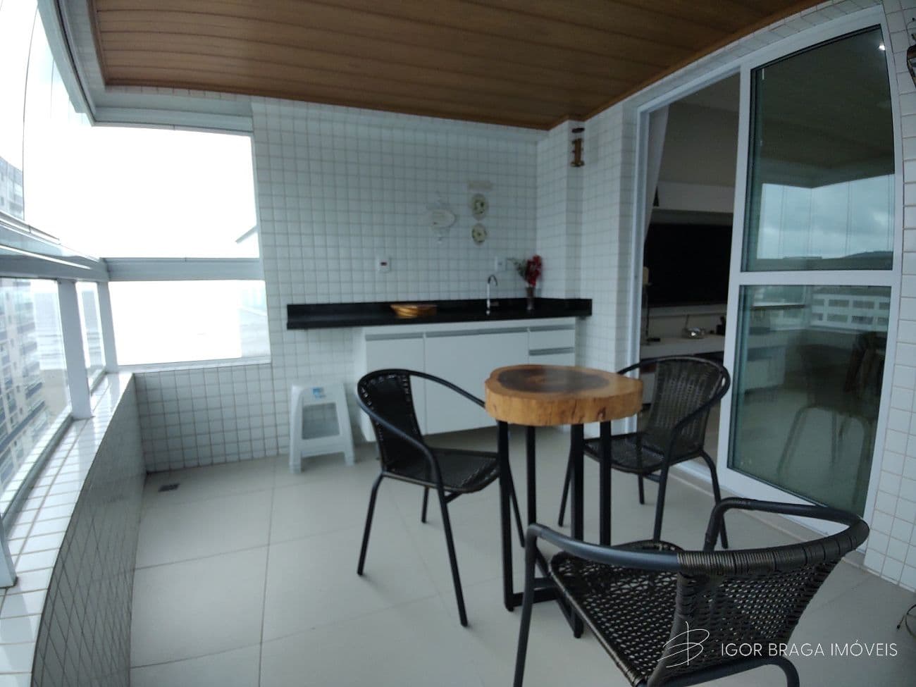 EXCELENTE APARTAMENTO AMPLO, FINO ACABAMENTO E LAZER COMPLETO — foto 1