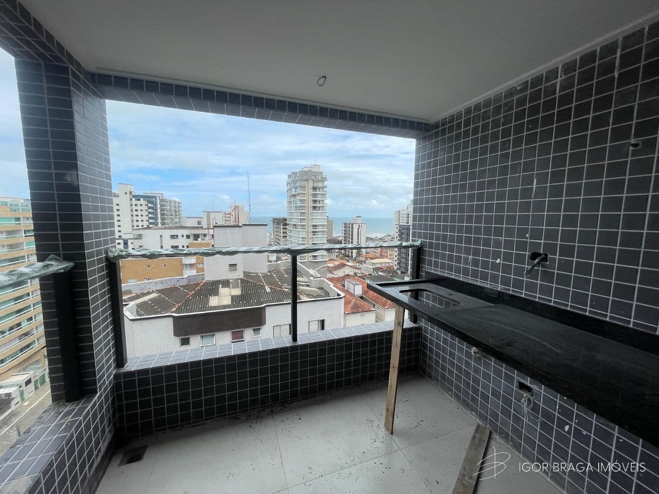 EXCELENTE APARTAMENTO, À 350M DO MAR E LAZER COMPLETO — foto 1
