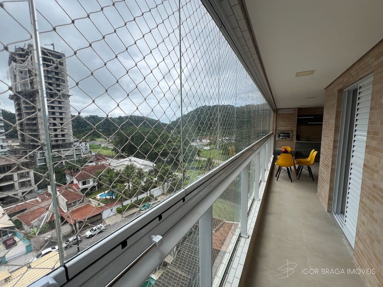 BELÍSSIMO APARTAMENTO, AMPLO, LAZER COMPLETO À 400M DO MAR — foto 1