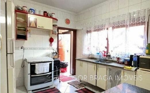 BELÍSSIMA CASA COM BOM ACABAMENTO E LAZER. — foto 1