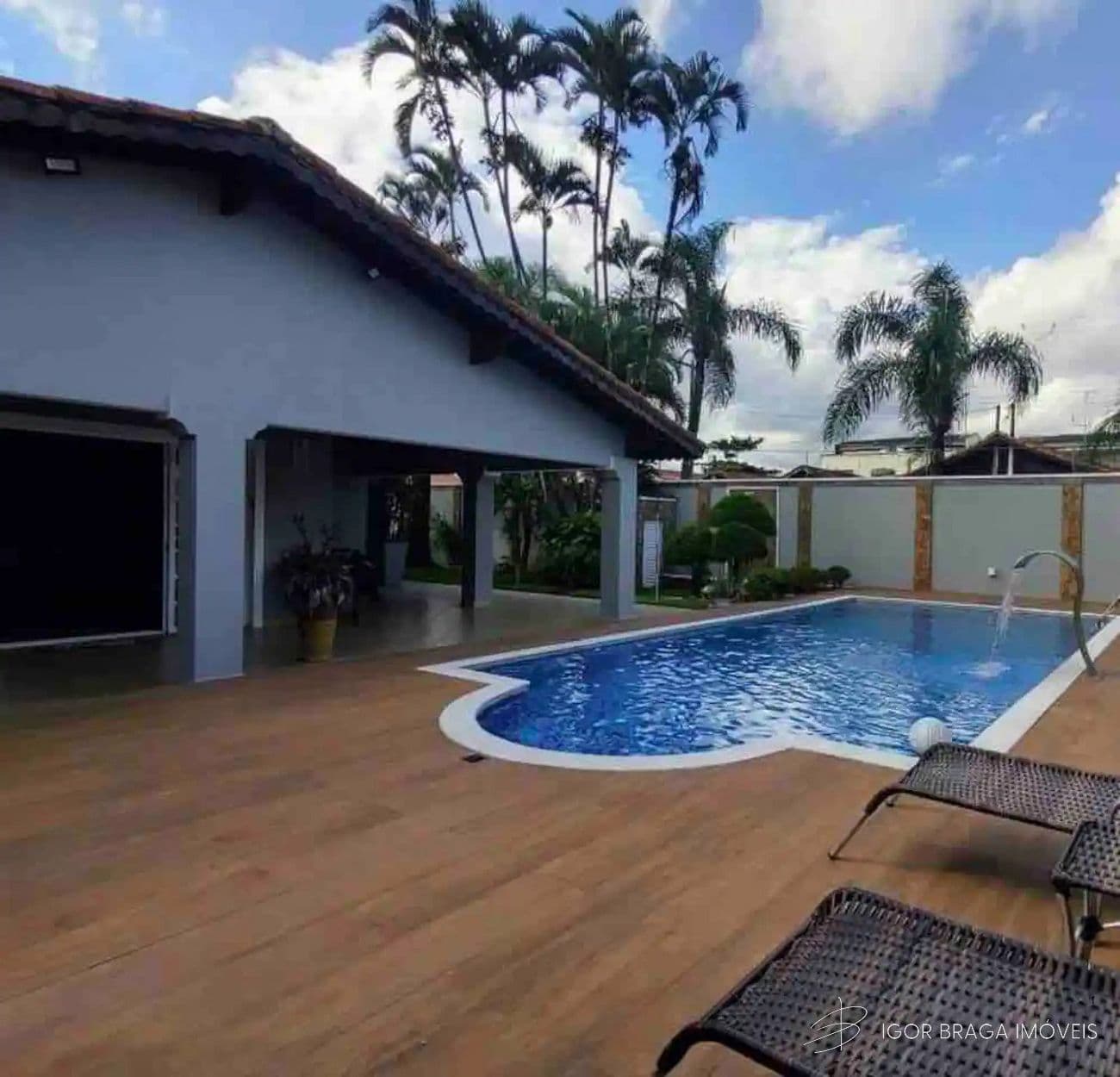 BELÍSSIMA CASA COM ACABAMENTO FINO E LAZER COMPLETO — foto 1