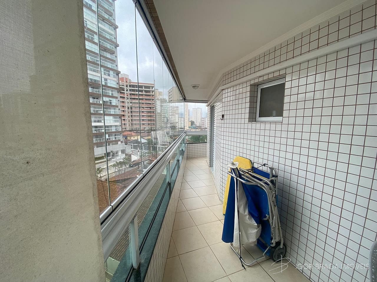 BELISSÍMO APARTAMENTO, COM FINO ACABAMENTO E ÓTIMA LOCALIZAÇÃO — foto 1