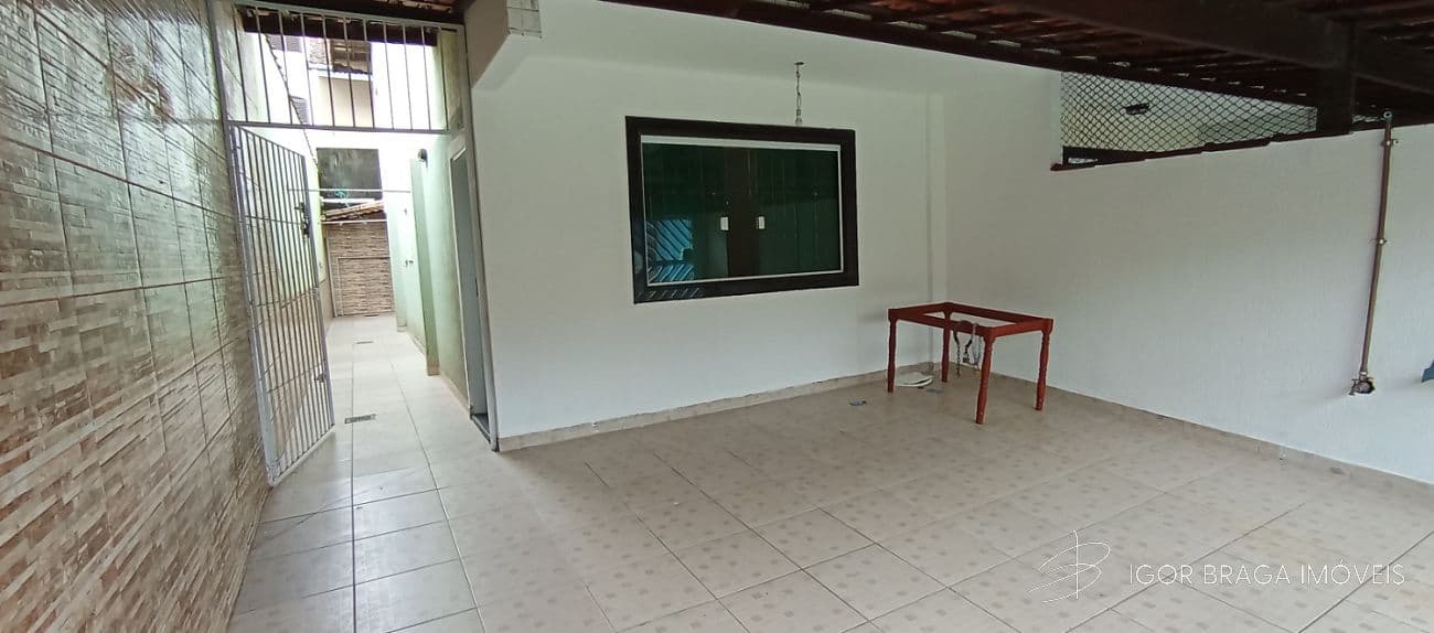 BELÍSSIMA CASA, AMPLA E FINO ACABAMENTO — foto 1