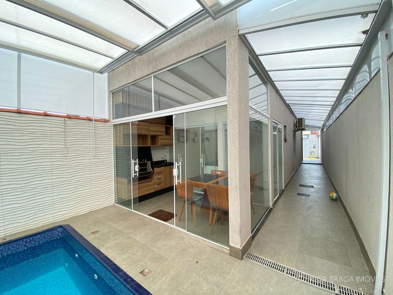 EXCELENTE SOBRADO, AMPLA E FINO ACABAMENTO — foto 1