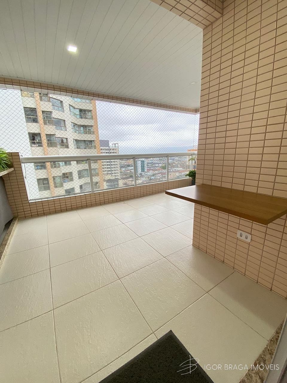BELÍSSIMO APARTAMENTO, À 700m DO MAR E LAZER COMPLETO — foto 1