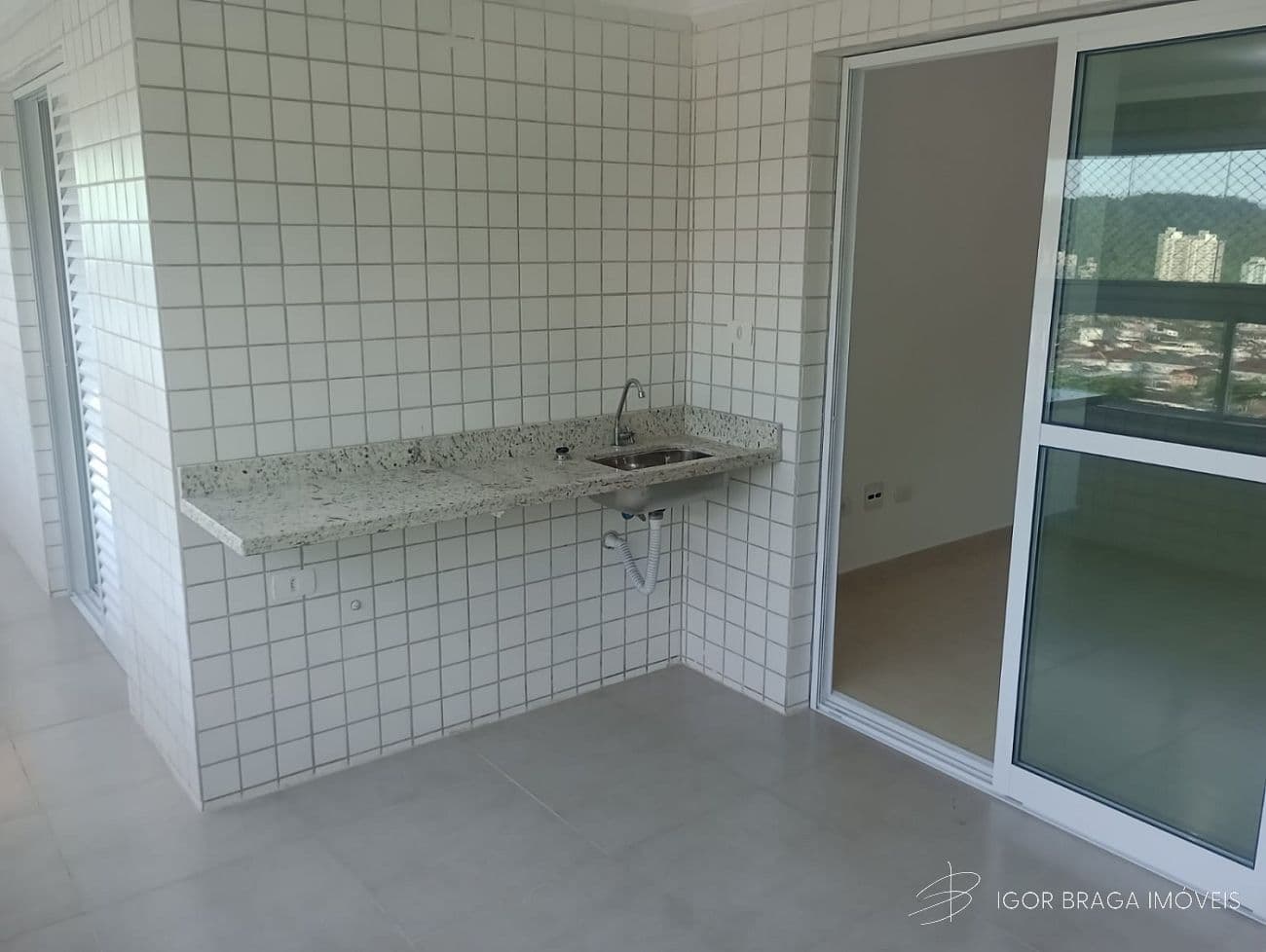 BELÍSSIMO APARTAMENTO, À 800m DO MAR E LAZER COMPLETO — foto 1
