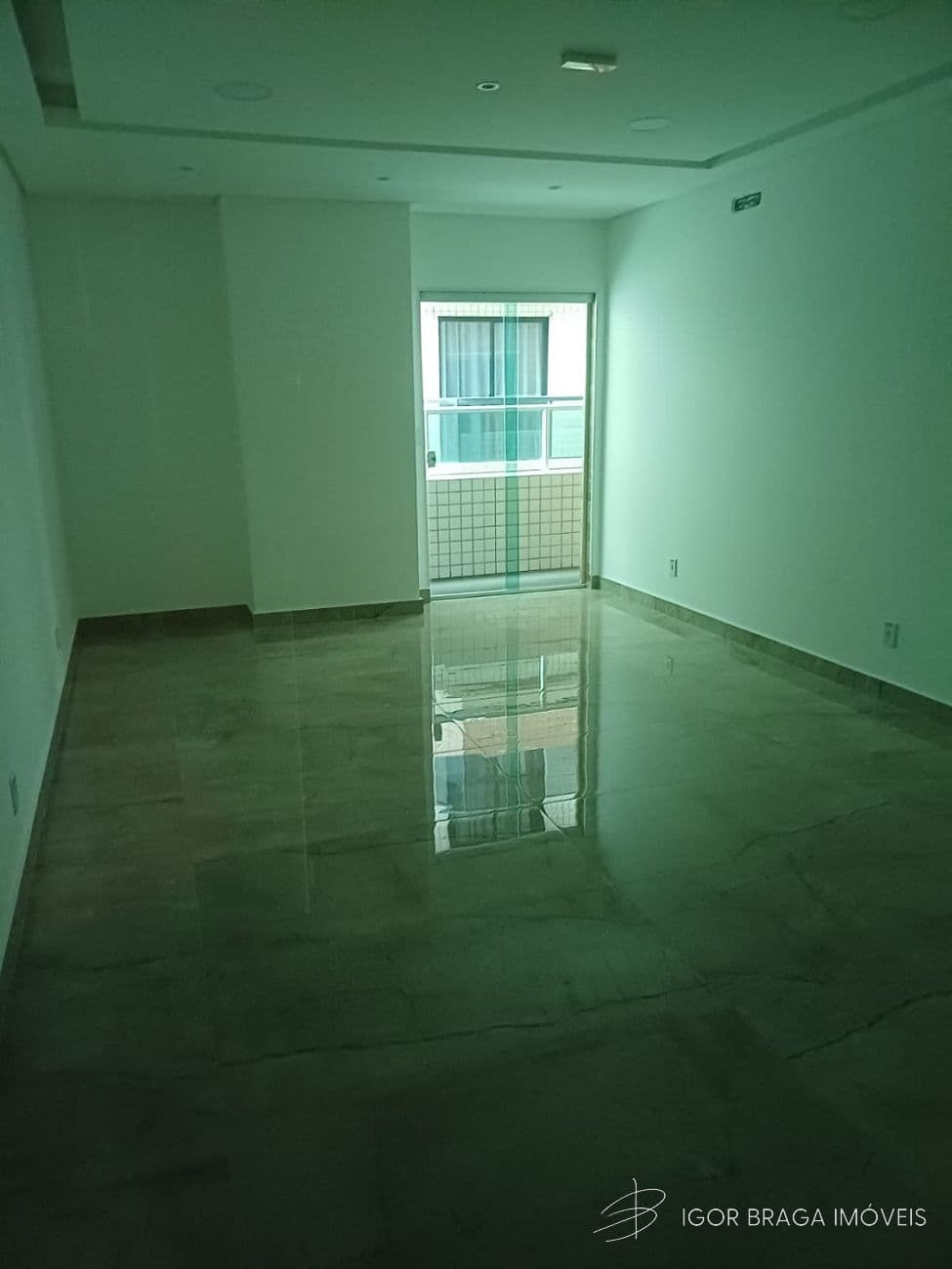 BELÍSSIMO APARTAMENTO, À 400m DO MAR E LAZER — foto 1