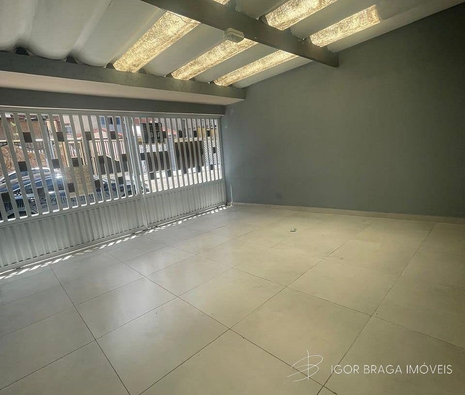 BELÍSSIMA CASA, AMPLA E À 100M DO MAR — foto 1