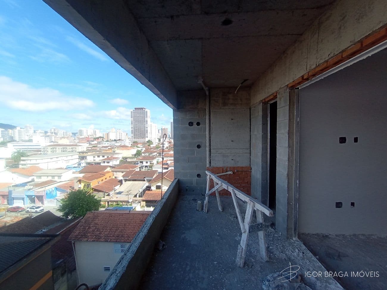 BELÍSSIMO APARTAMENTO, À 900M DO MAR E LAZER COMPLETO — foto 1